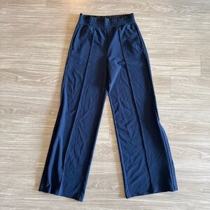 Athleta Metropolis Wide Leg Pant Women’s size 6T in Navy Blue